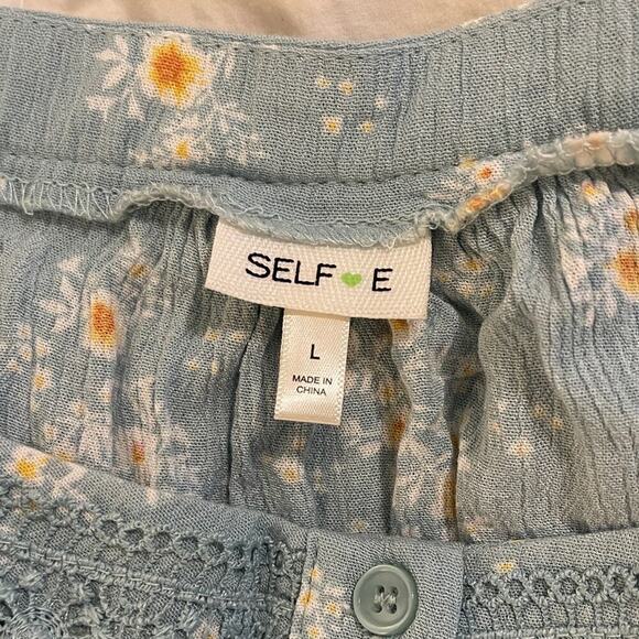 Floral Blue White Women's Flutter Sleeve Ruffle Hem Blouse Top | Size L - Picture 7 of 9